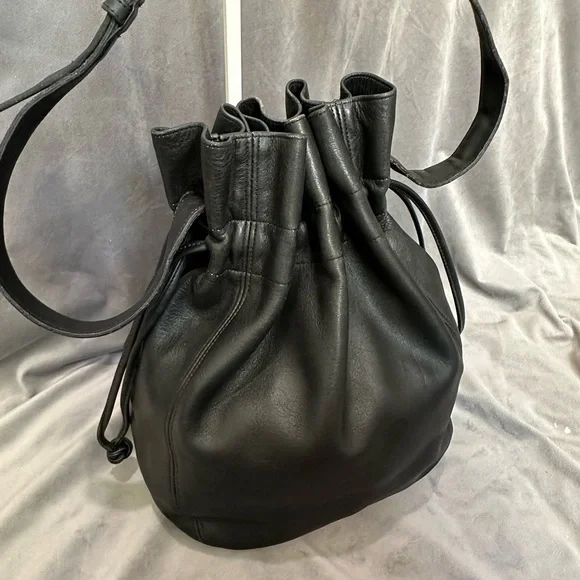 Coach Vintage Bucket Bag Shoulder Purse • Black Leather - Picture 4 of 12